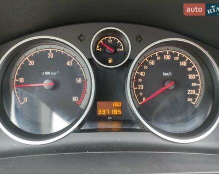 Серый Опель Зафира, объемом двигателя 1.9 л и пробегом 337 тыс. км за 2700 $, фото 18 на Automoto.ua