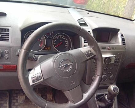 Серый Опель Зафира, объемом двигателя 1.9 л и пробегом 200 тыс. км за 6000 $, фото 4 на Automoto.ua