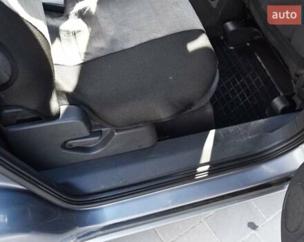 Серый Опель Зафира, объемом двигателя 1.9 л и пробегом 309 тыс. км за 4600 $, фото 32 на Automoto.ua