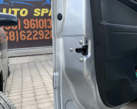 Серый Опель Зафира, объемом двигателя 1.9 л и пробегом 404 тыс. км за 6500 $, фото 18 на Automoto.ua