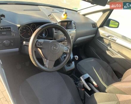 Серый Опель Зафира, объемом двигателя 1.9 л и пробегом 260 тыс. км за 5900 $, фото 22 на Automoto.ua