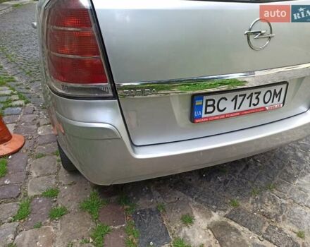 Серый Опель Зафира, объемом двигателя 1.9 л и пробегом 284 тыс. км за 4900 $, фото 4 на Automoto.ua