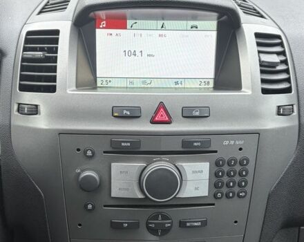 Серый Опель Зафира, объемом двигателя 2 л и пробегом 300 тыс. км за 2950 $, фото 14 на Automoto.ua