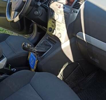 Опель Зафира 2006 в Яворове на Automoto.ua Серый Опель Зафира, объемом двигателя 1.91 л и пробегом 285 тыс. км за 5500 $, фото 8 на Automoto.ua