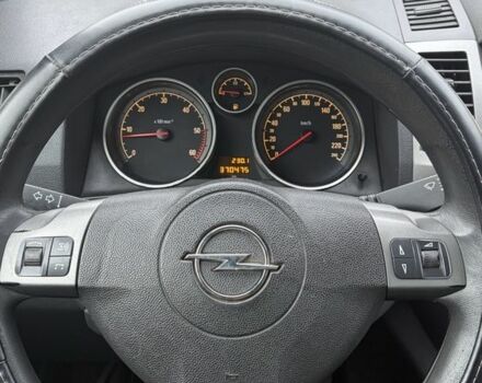 Серый Опель Зафира, объемом двигателя 2 л и пробегом 300 тыс. км за 2950 $, фото 13 на Automoto.ua