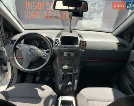 Серый Опель Зафира, объемом двигателя 1.9 л и пробегом 404 тыс. км за 6500 $, фото 36 на Automoto.ua