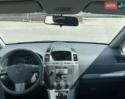 Серый Опель Зафира, объемом двигателя 1.6 л и пробегом 217 тыс. км за 5500 $, фото 22 на Automoto.ua