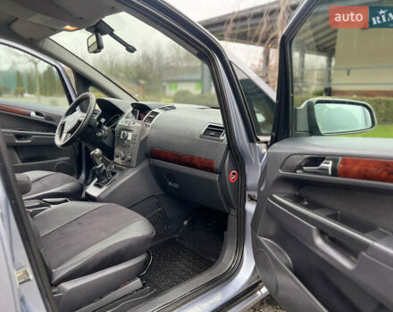 Серый Опель Зафира, объемом двигателя 1.9 л и пробегом 275 тыс. км за 4900 $, фото 29 на Automoto.ua