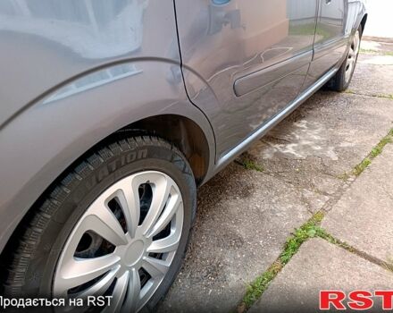 Серый Опель Зафира, объемом двигателя 1.9 л и пробегом 361 тыс. км за 4200 $, фото 8 на Automoto.ua