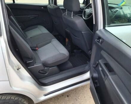 Серый Опель Зафира, объемом двигателя 1.6 л и пробегом 280 тыс. км за 5500 $, фото 4 на Automoto.ua