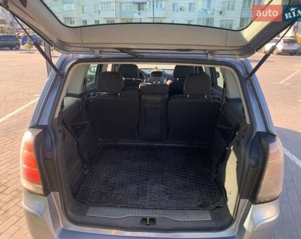 Серый Опель Зафира, объемом двигателя 1.9 л и пробегом 260 тыс. км за 5900 $, фото 30 на Automoto.ua