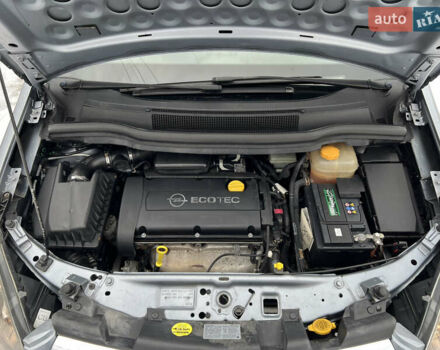 Серый Опель Зафира, объемом двигателя 1.6 л и пробегом 291 тыс. км за 3950 $, фото 22 на Automoto.ua