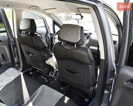 Серый Опель Зафира, объемом двигателя 1.9 л и пробегом 309 тыс. км за 4600 $, фото 27 на Automoto.ua