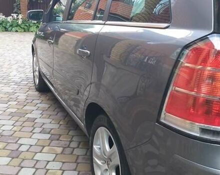 Серый Опель Зафира, объемом двигателя 1.6 л и пробегом 211 тыс. км за 5400 $, фото 7 на Automoto.ua