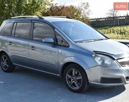 Серый Опель Зафира, объемом двигателя 1.9 л и пробегом 309 тыс. км за 4600 $, фото 4 на Automoto.ua
