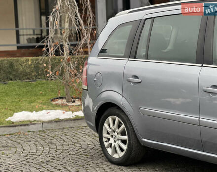 Серый Опель Зафира, объемом двигателя 1.9 л и пробегом 275 тыс. км за 4900 $, фото 8 на Automoto.ua