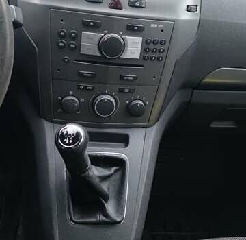 Серый Опель Зафира, объемом двигателя 1.6 л и пробегом 291 тыс. км за 4300 $, фото 29 на Automoto.ua