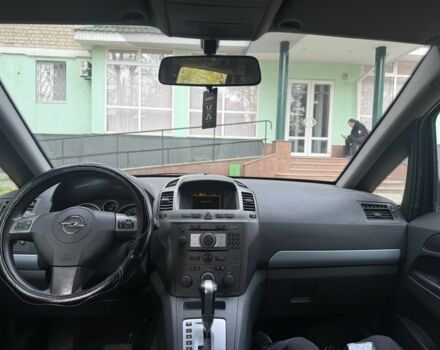 Серый Опель Зафира, объемом двигателя 1.9 л и пробегом 340 тыс. км за 3200 $, фото 4 на Automoto.ua