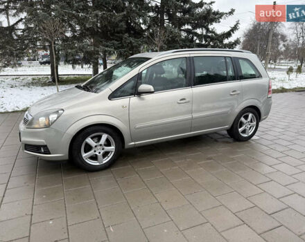 Серый Опель Зафира, объемом двигателя 1.8 л и пробегом 169 тыс. км за 6400 $, фото 6 на Automoto.ua