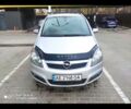 Серый Опель Зафира, объемом двигателя 1.8 л и пробегом 342 тыс. км за 4650 $, фото 1 на Automoto.ua