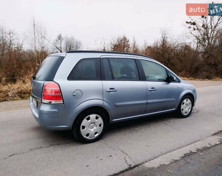 Серый Опель Зафира, объемом двигателя 1.6 л и пробегом 212 тыс. км за 4900 $, фото 3 на Automoto.ua