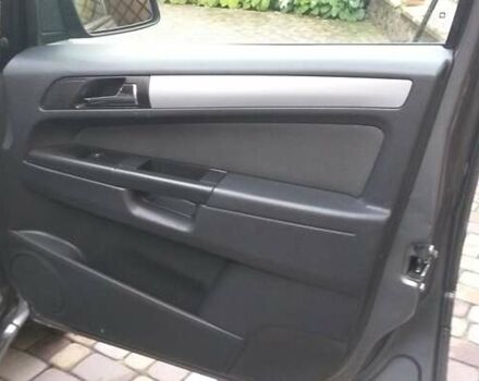 Серый Опель Зафира, объемом двигателя 1.6 л и пробегом 211 тыс. км за 5400 $, фото 22 на Automoto.ua