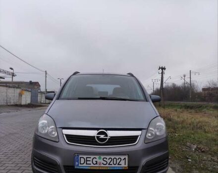 Серый Опель Зафира, объемом двигателя 1.9 л и пробегом 337 тыс. км за 2700 $, фото 1 на Automoto.ua