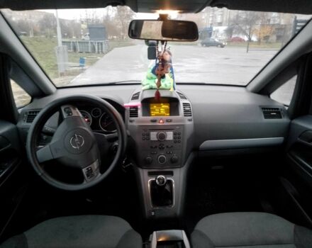 Серый Опель Зафира, объемом двигателя 1.6 л и пробегом 270 тыс. км за 5600 $, фото 6 на Automoto.ua