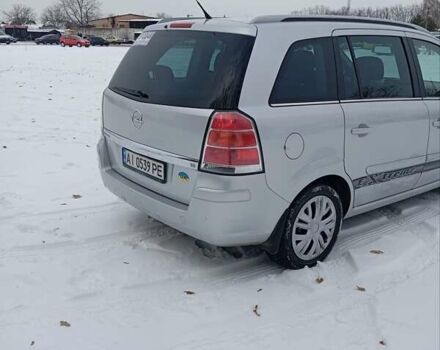 Серый Опель Зафира, объемом двигателя 1.8 л и пробегом 301 тыс. км за 5499 $, фото 3 на Automoto.ua