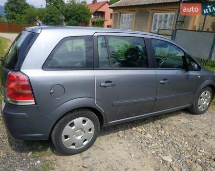Серый Опель Зафира, объемом двигателя 1.9 л и пробегом 276 тыс. км за 5800 $, фото 2 на Automoto.ua