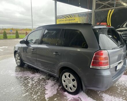 Серый Опель Зафира, объемом двигателя 1.9 л и пробегом 326 тыс. км за 5500 $, фото 1 на Automoto.ua