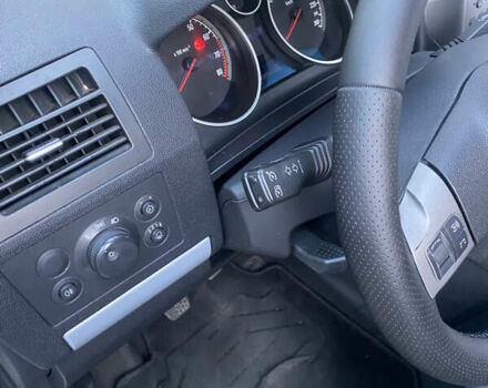 Серый Опель Зафира, объемом двигателя 1.8 л и пробегом 244 тыс. км за 5300 $, фото 8 на Automoto.ua