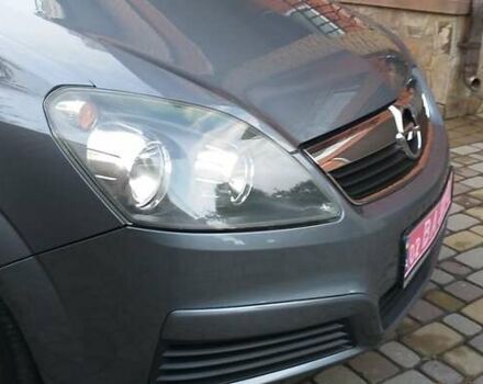 Серый Опель Зафира, объемом двигателя 1.6 л и пробегом 211 тыс. км за 5400 $, фото 12 на Automoto.ua