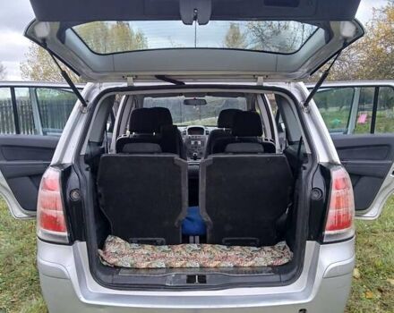 Серый Опель Зафира, объемом двигателя 1.6 л и пробегом 307 тыс. км за 4600 $, фото 4 на Automoto.ua