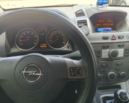 Серый Опель Зафира, объемом двигателя 1.8 л и пробегом 209 тыс. км за 5150 $, фото 12 на Automoto.ua