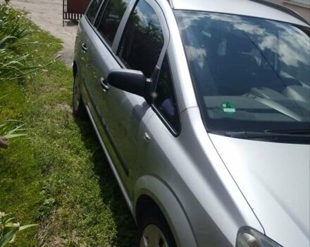 Серый Опель Зафира, объемом двигателя 2.2 л и пробегом 320 тыс. км за 5400 $, фото 2 на Automoto.ua