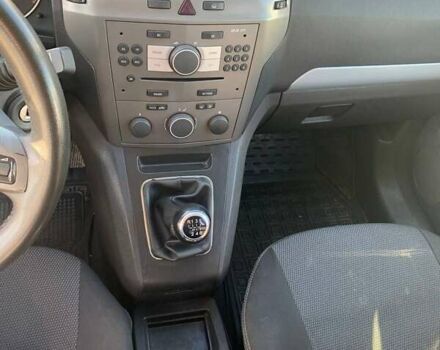 Серый Опель Зафира, объемом двигателя 1.9 л и пробегом 260 тыс. км за 5900 $, фото 15 на Automoto.ua