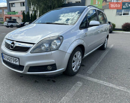Серый Опель Зафира, объемом двигателя 1.6 л и пробегом 217 тыс. км за 5500 $, фото 6 на Automoto.ua