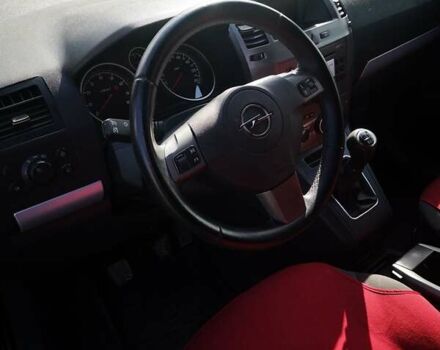 Серый Опель Зафира, объемом двигателя 1.6 л и пробегом 186 тыс. км за 5350 $, фото 3 на Automoto.ua