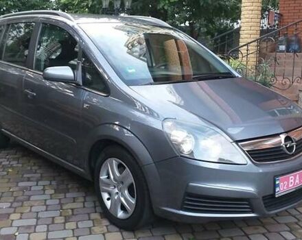 Серый Опель Зафира, объемом двигателя 1.6 л и пробегом 211 тыс. км за 5400 $, фото 2 на Automoto.ua