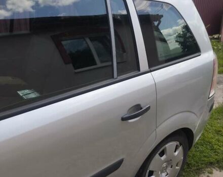 Серый Опель Зафира, объемом двигателя 2.2 л и пробегом 320 тыс. км за 5400 $, фото 5 на Automoto.ua