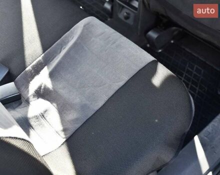 Серый Опель Зафира, объемом двигателя 1.9 л и пробегом 309 тыс. км за 4600 $, фото 28 на Automoto.ua