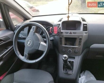 Серый Опель Зафира, объемом двигателя 1.8 л и пробегом 214 тыс. км за 5200 $, фото 13 на Automoto.ua