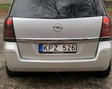 Серый Опель Зафира, объемом двигателя 1.9 л и пробегом 352 тыс. км за 3000 $, фото 1 на Automoto.ua