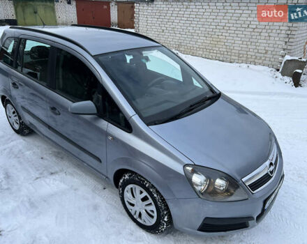 Серый Опель Зафира, объемом двигателя 1.6 л и пробегом 291 тыс. км за 3950 $, фото 7 на Automoto.ua