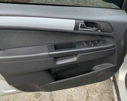 Серый Опель Зафира, объемом двигателя 1.9 л и пробегом 352 тыс. км за 3000 $, фото 2 на Automoto.ua