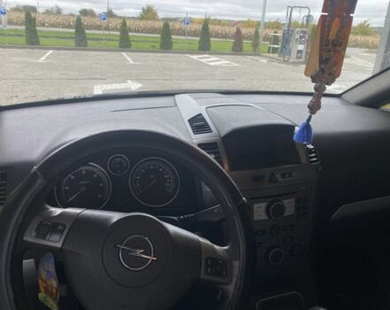 Серый Опель Зафира, объемом двигателя 1.9 л и пробегом 326 тыс. км за 5500 $, фото 8 на Automoto.ua