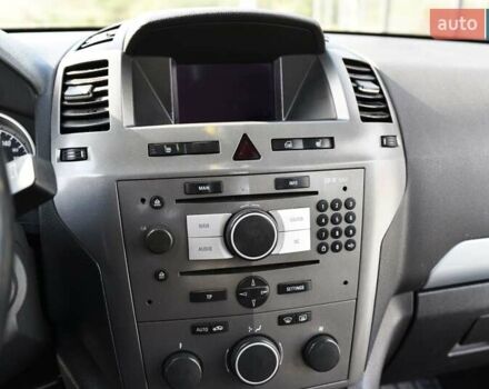 Серый Опель Зафира, объемом двигателя 1.9 л и пробегом 309 тыс. км за 4600 $, фото 10 на Automoto.ua