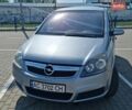 Серый Опель Зафира, объемом двигателя 1.9 л и пробегом 260 тыс. км за 5000 $, фото 1 на Automoto.ua