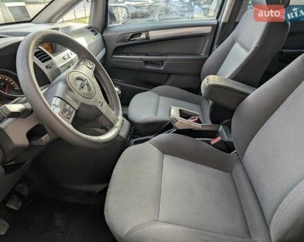 Серый Опель Зафира, объемом двигателя 1.8 л и пробегом 176 тыс. км за 5700 $, фото 9 на Automoto.ua